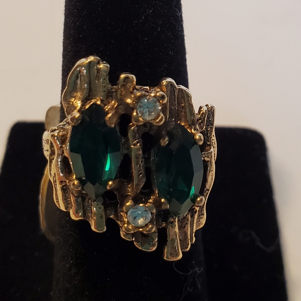 18k HGE Gold Electroplate Abstract Ring Green Crystals Vintage Size 5 With Tag